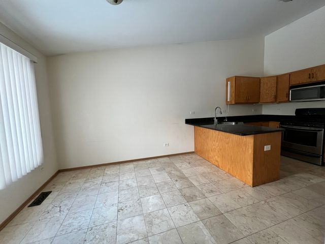 8256 W Chestnut Court, Frankfort, IL 60423