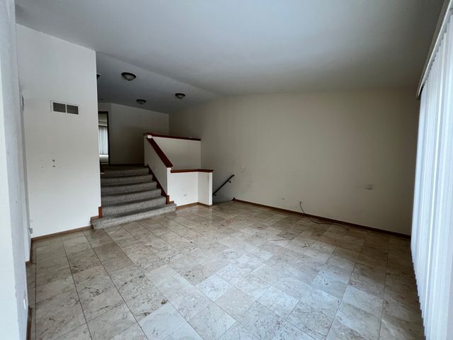 8256 W Chestnut Court, Frankfort, IL 60423