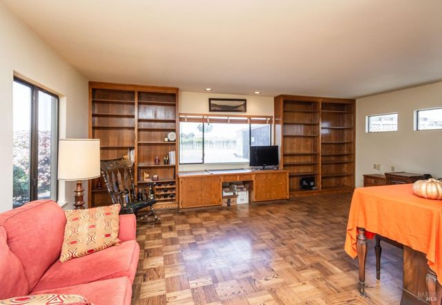 1150 Bayview Ave, Napa, CA 94559