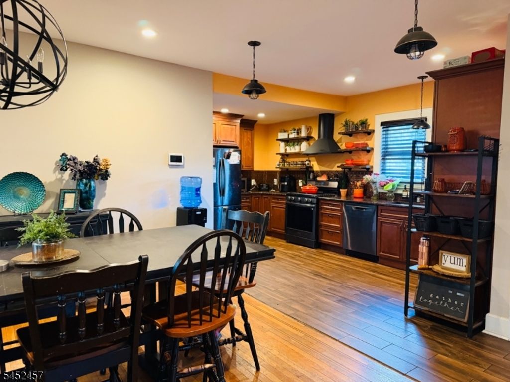 608 Huntington Ave, Plainfield City, NJ 07060 — photo 2