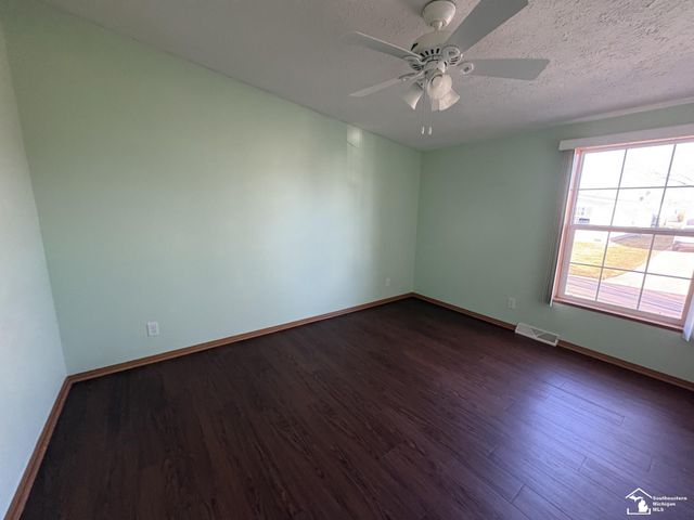 13565 Pear Street, Carleton, MI 48117