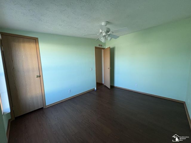 13565 Pear Street, Carleton, MI 48117