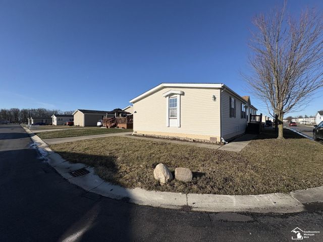 13565 Pear Street, Carleton, MI 48117