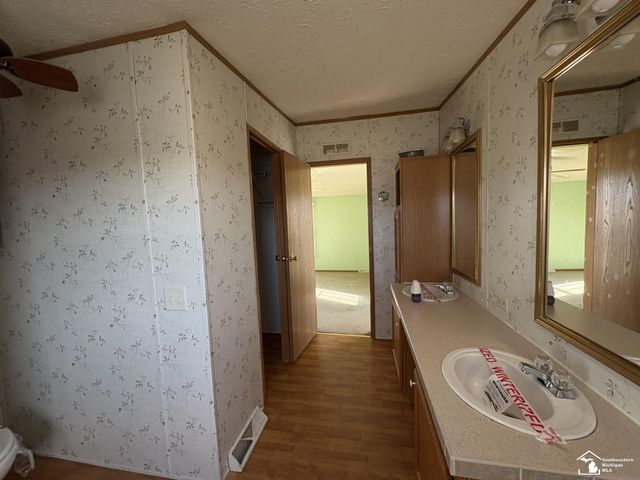 13565 Pear Street, Carleton, MI 48117