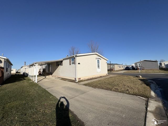 13565 Pear Street, Carleton, MI 48117