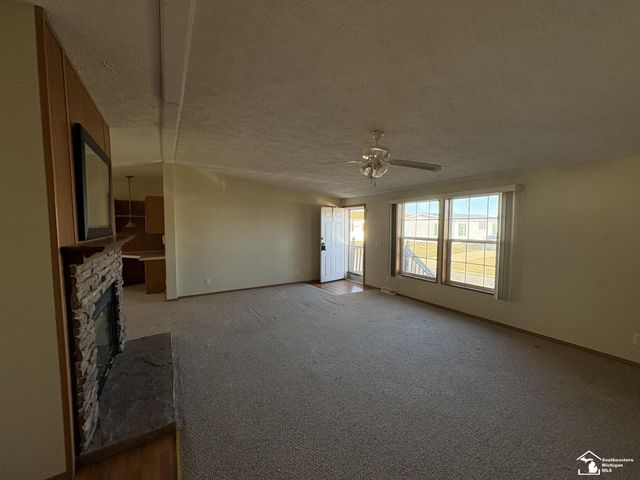 13565 Pear Street, Carleton, MI 48117