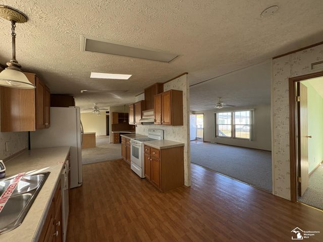 13565 Pear Street, Carleton, MI 48117