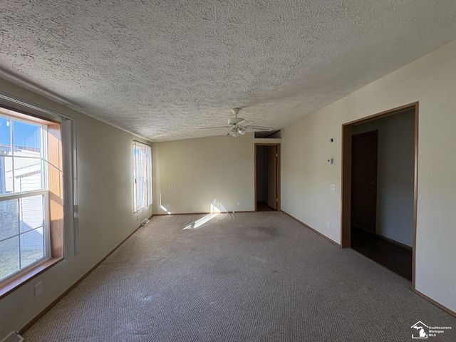 13565 Pear Street, Carleton, MI 48117