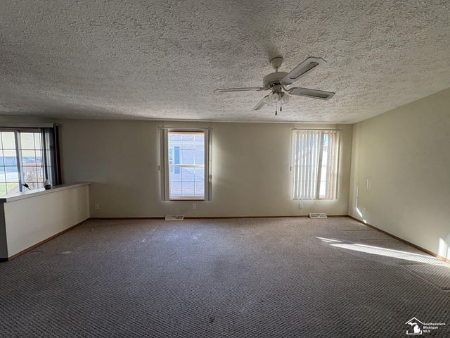 13565 Pear Street, Carleton, MI 48117