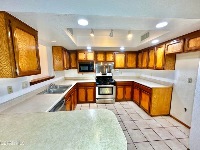 4540 Croton Circle, El Paso, TX 79924