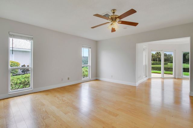 442 FRENCH ROYALE Circle, Atlantis, FL 33462