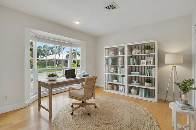 442 FRENCH ROYALE Circle, Atlantis, FL 33462
