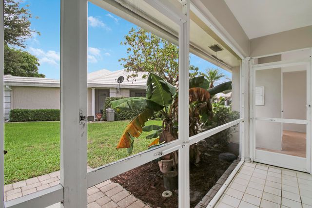 442 FRENCH ROYALE Circle, Atlantis, FL 33462