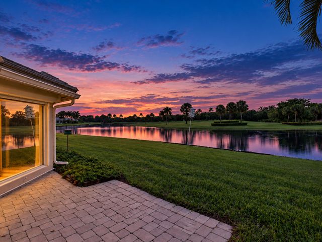 442 FRENCH ROYALE Circle, Atlantis, FL 33462