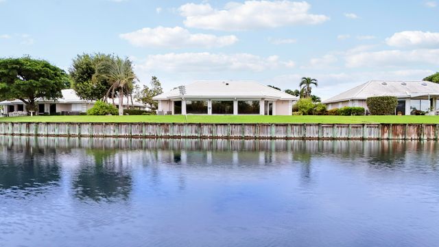 442 FRENCH ROYALE Circle, Atlantis, FL 33462