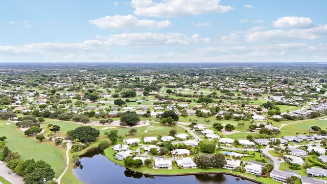 442 FRENCH ROYALE Circle, Atlantis, FL 33462