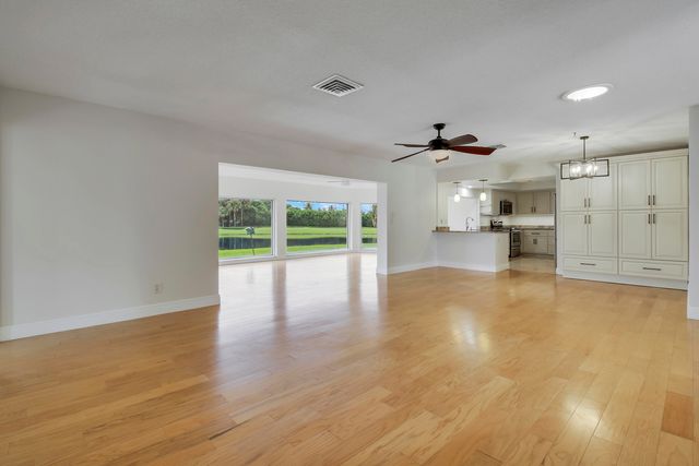 442 FRENCH ROYALE Circle, Atlantis, FL 33462