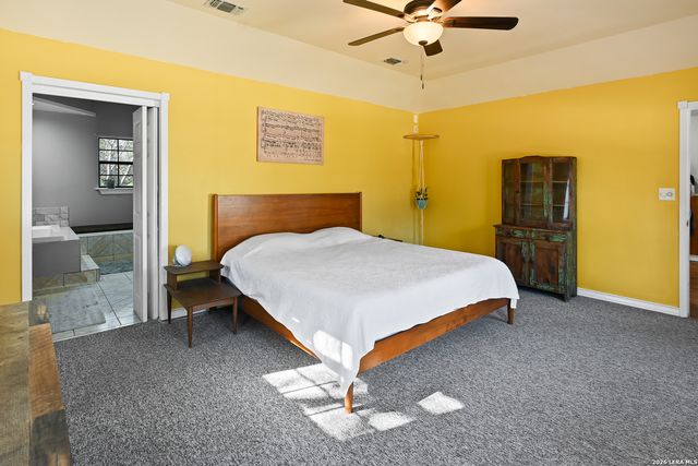 713 Lake Forest Rd., Pipe Creek, TX 78063