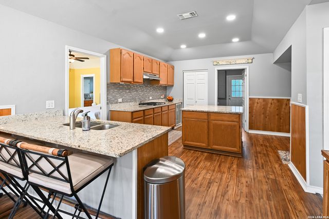 713 Lake Forest Rd., Pipe Creek, TX 78063