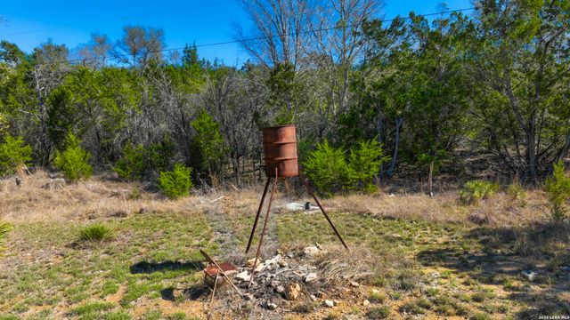 713 Lake Forest Rd., Pipe Creek, TX 78063