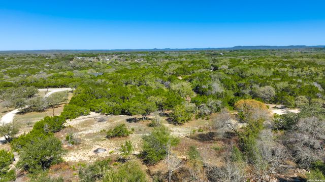 713 Lake Forest Rd., Pipe Creek, TX 78063