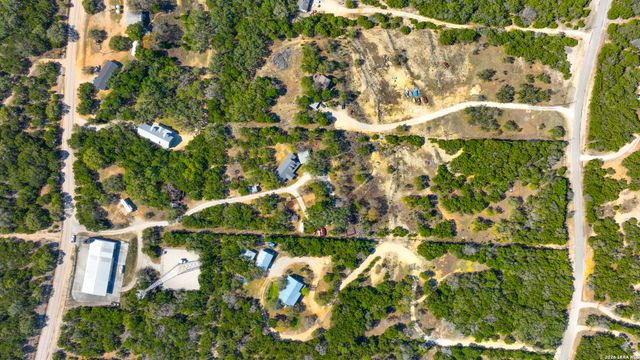 713 Lake Forest Rd., Pipe Creek, TX 78063