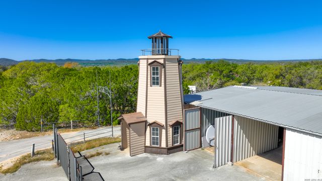 713 Lake Forest Rd., Pipe Creek, TX 78063