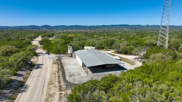 713 Lake Forest Rd., Pipe Creek, TX 78063