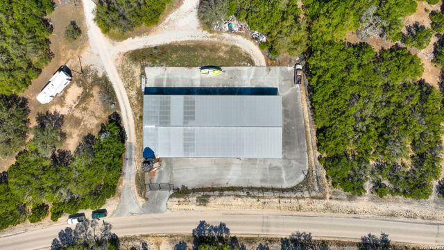 713 Lake Forest Rd., Pipe Creek, TX 78063