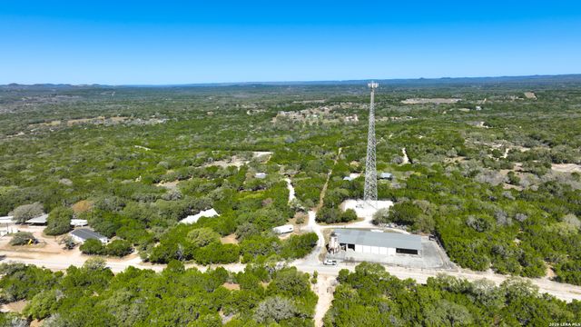 713 Lake Forest Rd., Pipe Creek, TX 78063