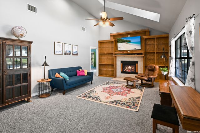 713 Lake Forest Rd., Pipe Creek, TX 78063