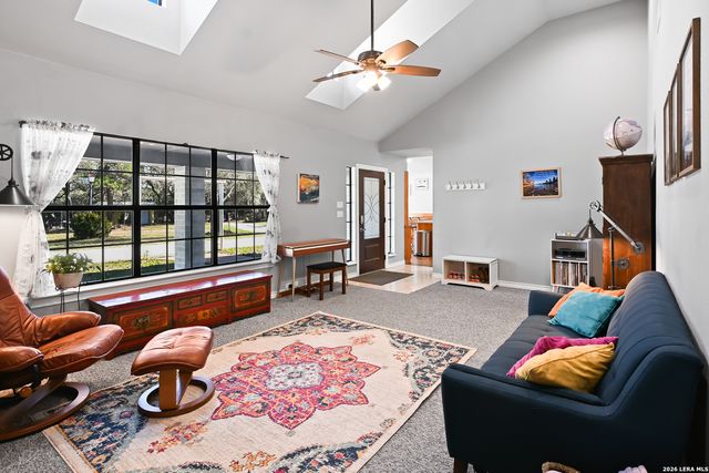 713 Lake Forest Rd., Pipe Creek, TX 78063