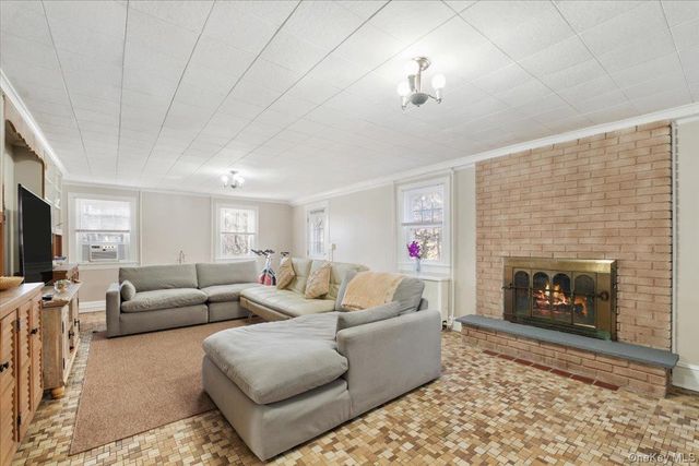 9 Crescent Hill Drive, Cortlandt Manor, NY 10567