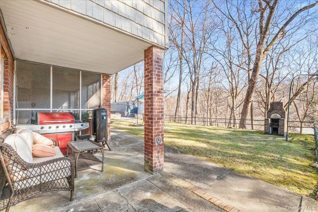 9 Crescent Hill Drive, Cortlandt Manor, NY 10567