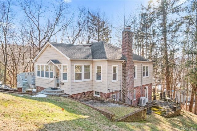 9 Crescent Hill Drive, Cortlandt Manor, NY 10567