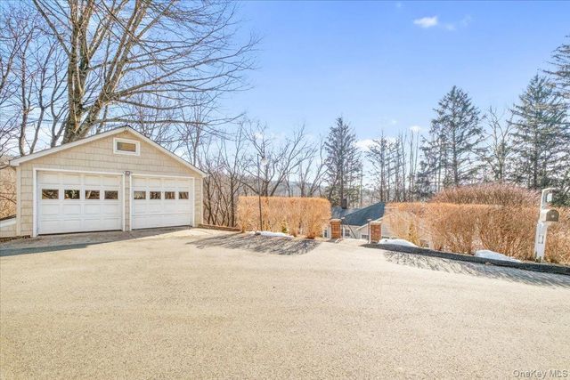 9 Crescent Hill Drive, Cortlandt Manor, NY 10567