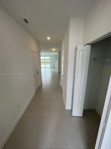 212 SE Woodbark St, Port St. Lucie, FL 34984