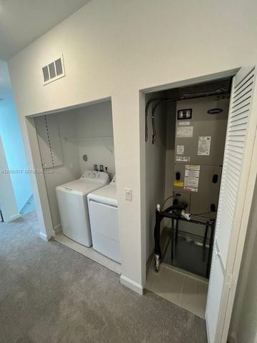 212 SE Woodbark St, Port St. Lucie, FL 34984