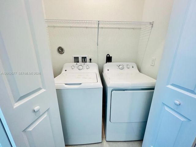 212 SE Woodbark St, Port St. Lucie, FL 34984