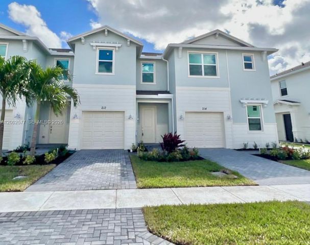 212 SE Woodbark St, Port St. Lucie, FL 34984