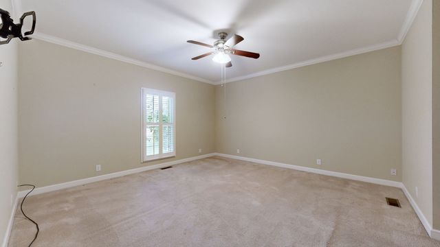 2010 Riverview Dr, Murfreesboro, TN 37129