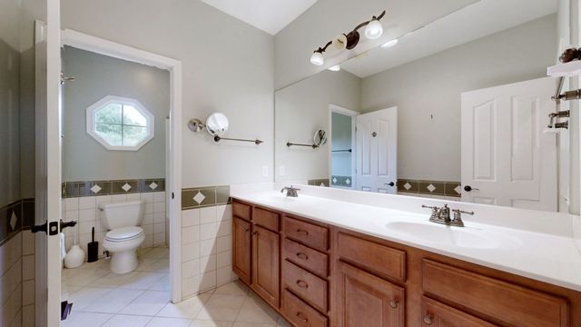 2010 Riverview Dr, Murfreesboro, TN 37129