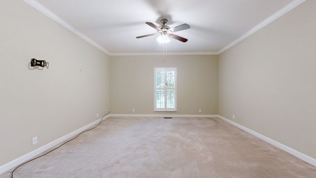 2010 Riverview Dr, Murfreesboro, TN 37129