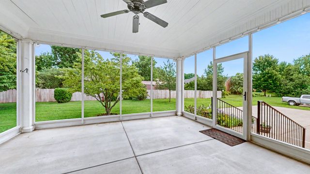 2010 Riverview Dr, Murfreesboro, TN 37129
