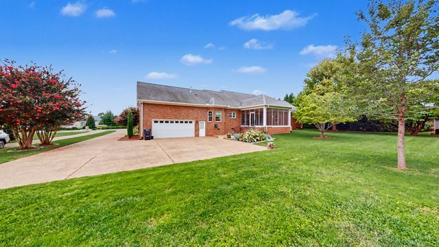 2010 Riverview Dr, Murfreesboro, TN 37129