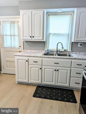 1215 N FRANKLIN ST, Pottstown, PA 19464