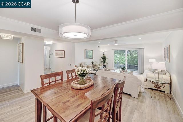 2017 Oakmont Way 2, Walnut Creek, CA 94595