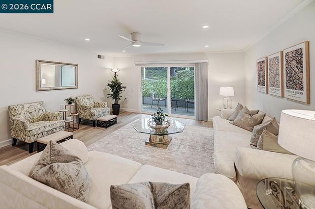 2017 Oakmont Way 2, Walnut Creek, CA 94595