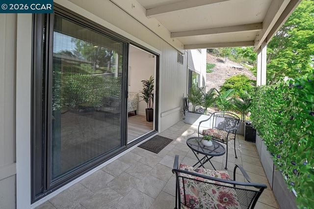 2017 Oakmont Way 2, Walnut Creek, CA 94595