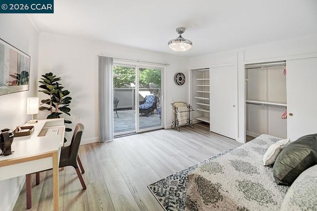 2017 Oakmont Way 2, Walnut Creek, CA 94595